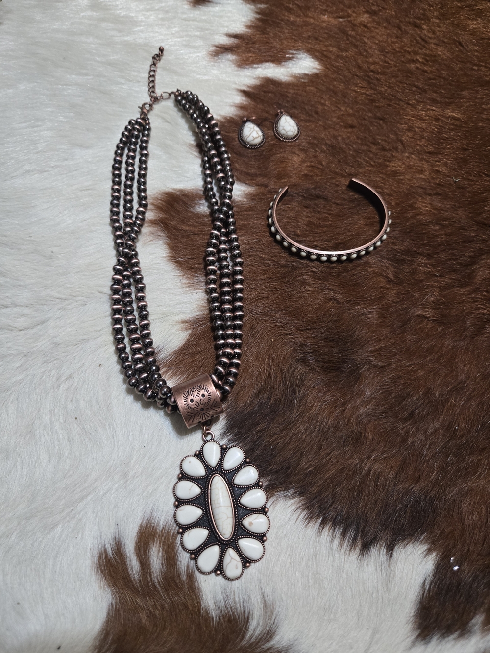 White Stone Pendant Necklace and Bracelet Set - Women's Fashion Jewelry
